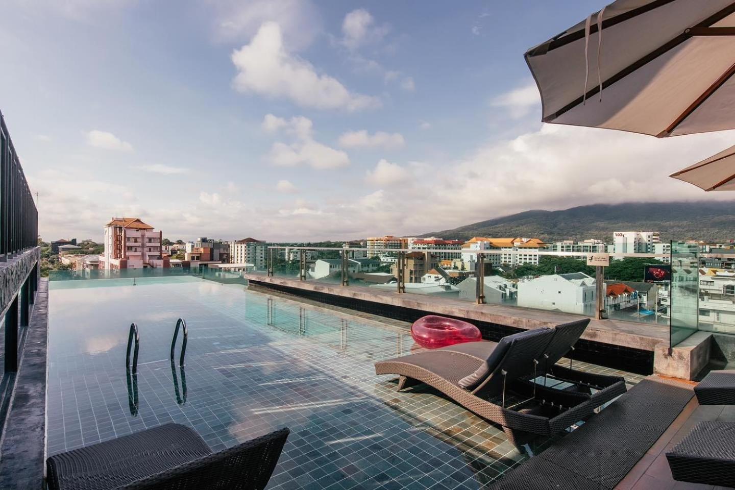 아트 마이 갤러리 님만 호텔 치앙마이  외부 사진 Rooftop pool at the hotel
